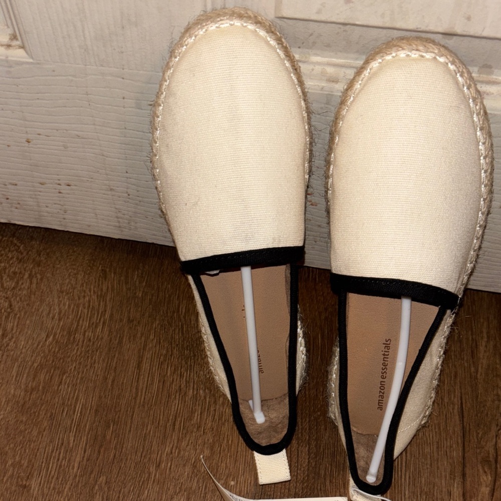 Amazon Essentials Cream and Black Espadrilles - image 3